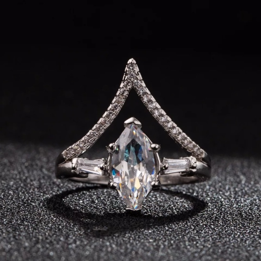 Ring - Picture 4 of 6